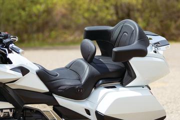 2018 Goldwing Mustang Seat